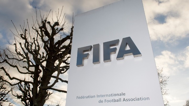 FIFA: Αυτός είναι ο νέος κανονισμός για τη χειμερινή αγορά: Η δίκαιη αιτία, ο ορισμός αποζημίωσης και οι κυρώσεις