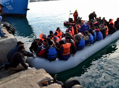 Το ΠΑΣΟΚ δημοσιοποιεί τα συνολικά στατιστικά της νόμιμης μετανάστευσης στη χώρα – Τι αποκαλύπτουν οι αριθμοί