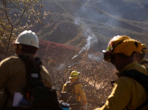 Λος Άντζελες: Στους 25 οι νεκροί – Εφιάλτης χωρίς τέλος καθώς οι άνεμοι δυναμώνουν