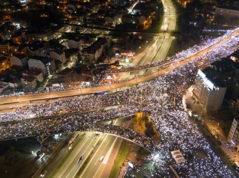 Παραιτήθηκε ο Πρωθυπουργός για τα «Τέμπη» της Σερβίας