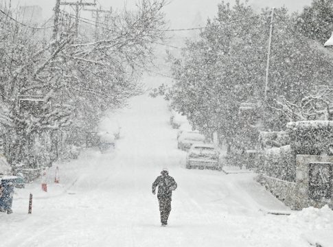 Έκτακτο δελτίο καιρού: «Σχηματίζεται ένα τεράστιο Ω στον χάρτη… – Αυτές οι περιοχές θα “πνιγούν” στο χιόνι»