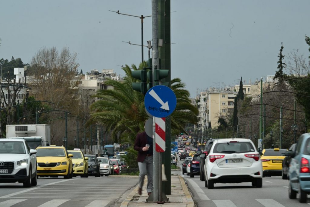 Κυκλοφοριακό κομφούζιο στον Κηφισό – Στο «κόκκινο» η κίνηση