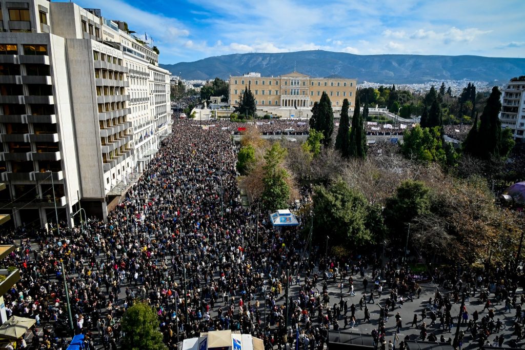 Δεν ήταν συγκέντρωση. Ήταν δημοψήφισμα κατά της κυβέρνησης και του Κυριάκου Μητσοτάκη