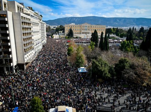 Δεν ήταν συγκέντρωση. Ήταν δημοψήφισμα κατά της κυβέρνησης και του Κυριάκου Μητσοτάκη