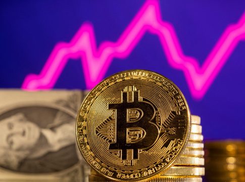 Κρυπτονομίσματα: Βουτιά στο Bitcoin – Απογοήτευσε ο Τραμπ τα crypto