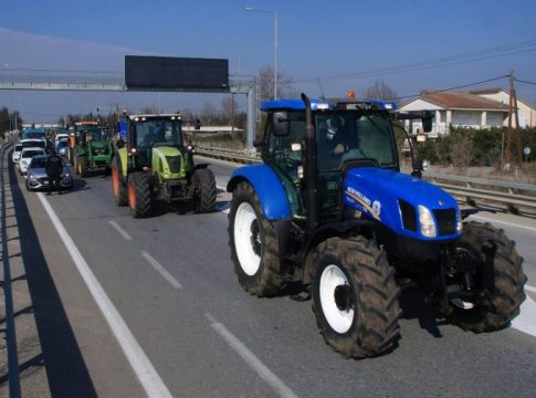 Αγρότες θα αποκλείσουν συμβολικά την παλαιά Εθνικής οδού Βόλου – Λάρισας