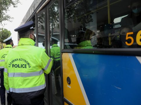 Βάζουν αστυνομικούς σε λεωφορεία και τρένα στη Δυτική Αττική