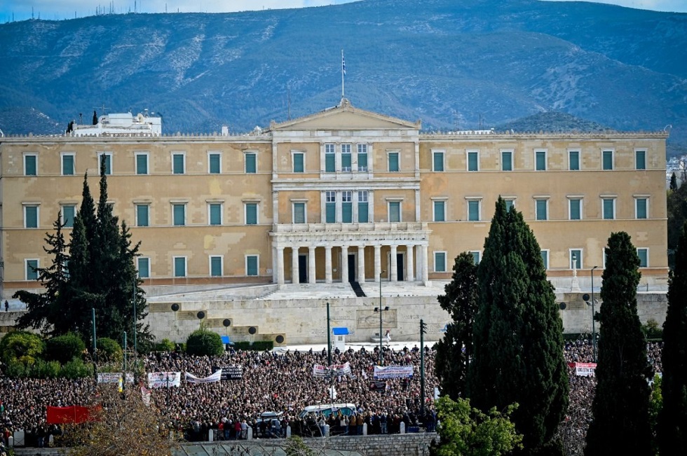 Δημοσκόπηση: Δεν έγινε διερεύνηση και απόδοση ευθυνών για τα Τέμπη, λέει το 56% – Έως και 10 κόμματα στη Βουλή