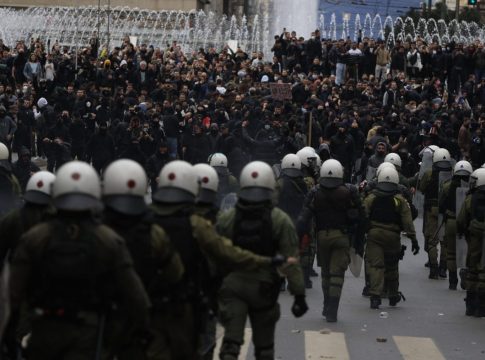 Όλα καλώς καμωμένα από την ΕΛ.ΑΣ για την κυβέρνηση – «Λειτούργησε για την προστασία των διαδηλωτών»