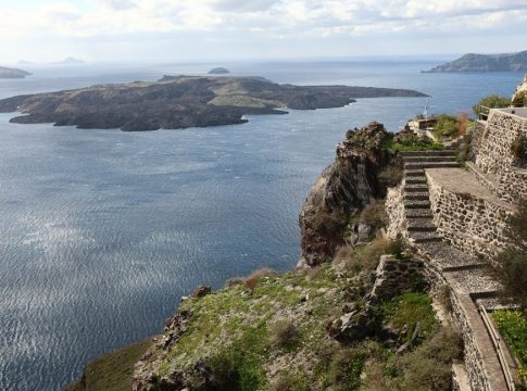 Κυκλάδες: «Η έκρηξη στο Κολούμπο θα γίνει, μακάρι να είναι ήσυχη» λέει ο Αβραάμ Ζεληλίδης