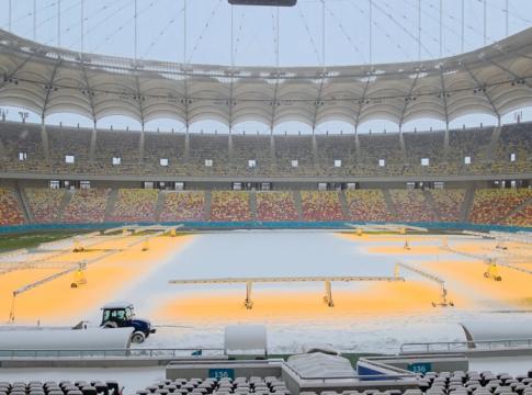 Καλύφθηκε από χιόνι η «National Arena» στο Βουκουρέστι – Πρόγνωση για -8 βαθμούς την ώρα του αγώνα Στεάουα-ΠΑΟΚ (pics)