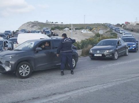 Σεισμοί στις Κυκλάδες: Παρατείνονται τα μέτρα στα νησιά – Κλειστά σχολεία ως την Παρασκευή