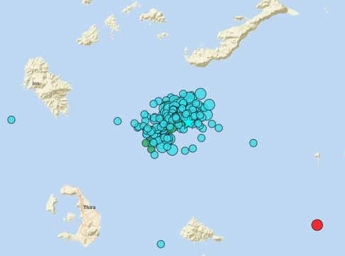 Δεκάδες σεισμοί αναστάτωσαν τα ξημερώματα τις Κυκλάδες – Επτά πάνω από 4 Ρίχτερ