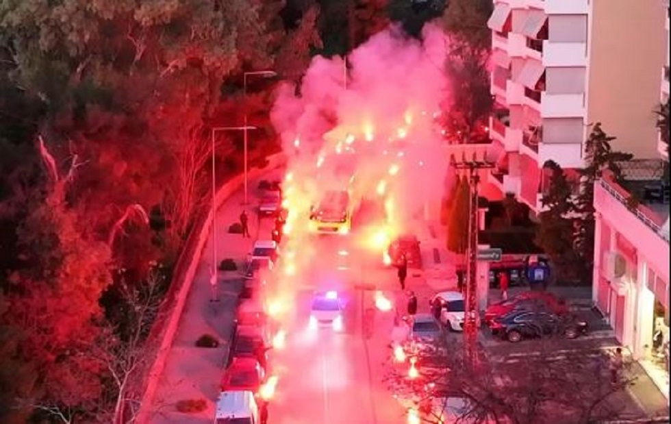 Η εντυπωσιακή υποδοχή της αποστολής της ΑΕΚ στη Νέα Φιλαδέλφεια (Vid)