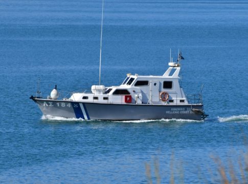 Σαρωνικός: Σε εξέλιξη έρευνες για τον εντοπισμό γυναίκας που πιθανόν έπεσε στη θάλασσα από πλοίο