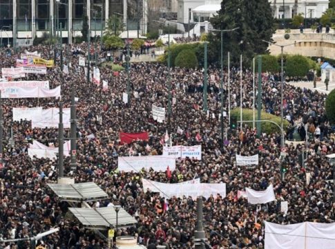 Δημοσκόπηση: Πτώση για τη ΝΔ μετά τα μεγαλειώδη συλλαλητήρια – Μονοψήφια η διαφορά με το ΠΑΣΟΚ – Θέλουν πρόωρες εκλογές