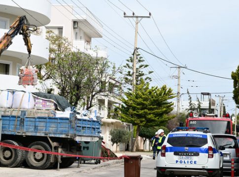 «Πυρά» κομμάτων στην κυβέρνηση για το εργατικό δυστύχημα στην Βούλα – Ζητούν ενίσχυση του ΣΕΠΕ