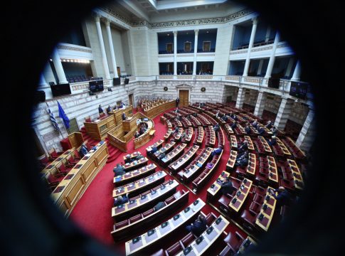 Τι είναι η πρόταση δυσπιστίας, πότε ξεκινά και τι προβλέπει ο κανονισμός της Βουλής