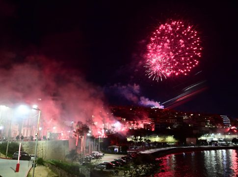 Κοκκίνησε όλη η Ελλάδα για τα γενέθλια του Ολυμπιακού (pics, vids)