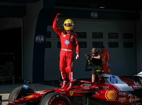 Ο Χάμιλτον πήρε την pole position για τον αγώνα sprint στην Σανγκάη (pic)