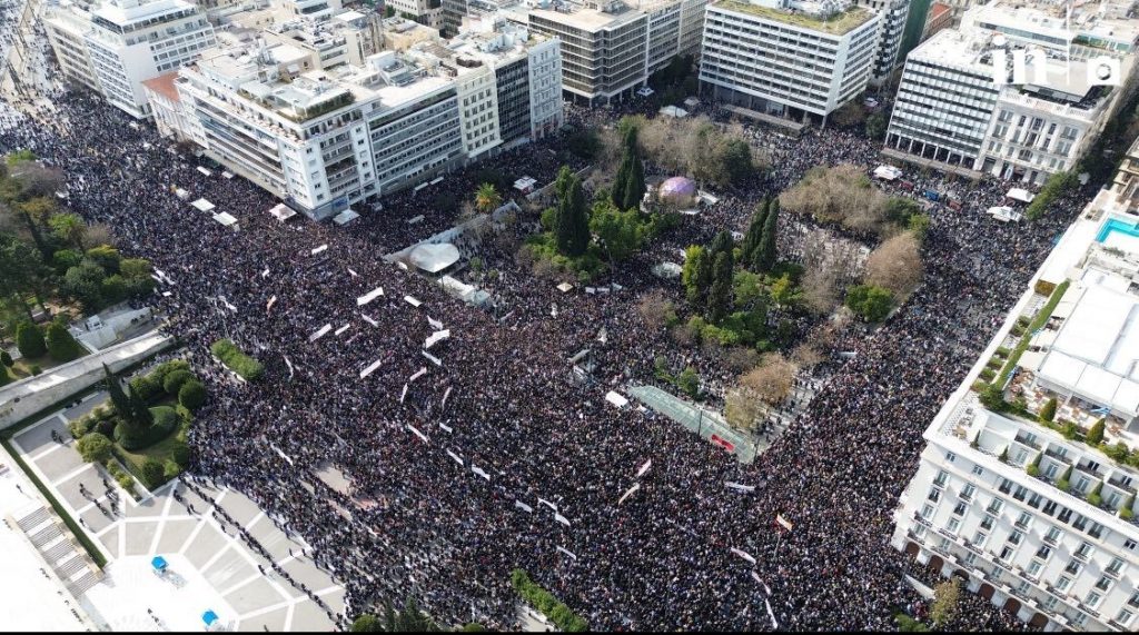 Ανατομία ενός φαινομένου: Τι σηματοδοτούν για τα κόμματα οι συγκεντρώσεις της 28ης Φεβρουαρίου