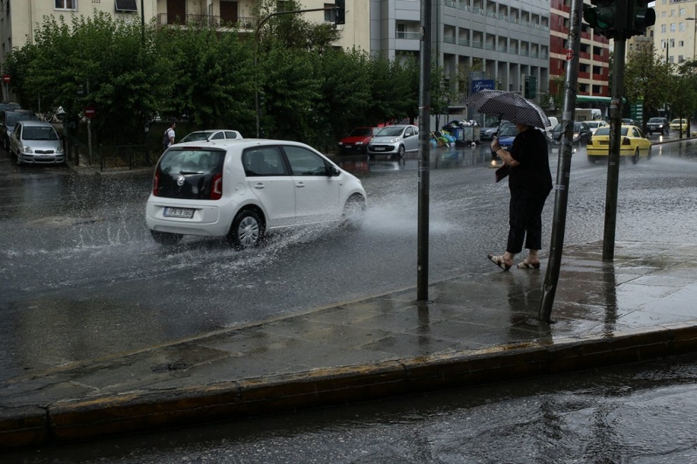 Καιρός: Νέο έκτακτο της ΕΜΥ – Μεγάλη πτώση της θερμοκρασίας, θυελλώδεις άνεμοι και χιόνια