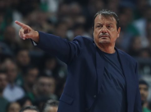 Χαμός στη συνέντευξη Τύπου του Αταμάν: Γιατί πήγε η Έφες να κάνει προπόνηση στον Πειραιά;